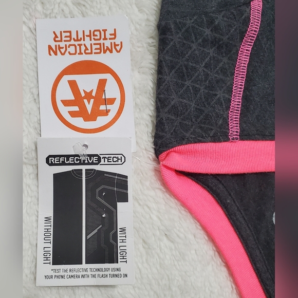 🔷️Massachusetts American Fighter Reflective Tech Graphic Tee🔷️ - Picture 6 of 7